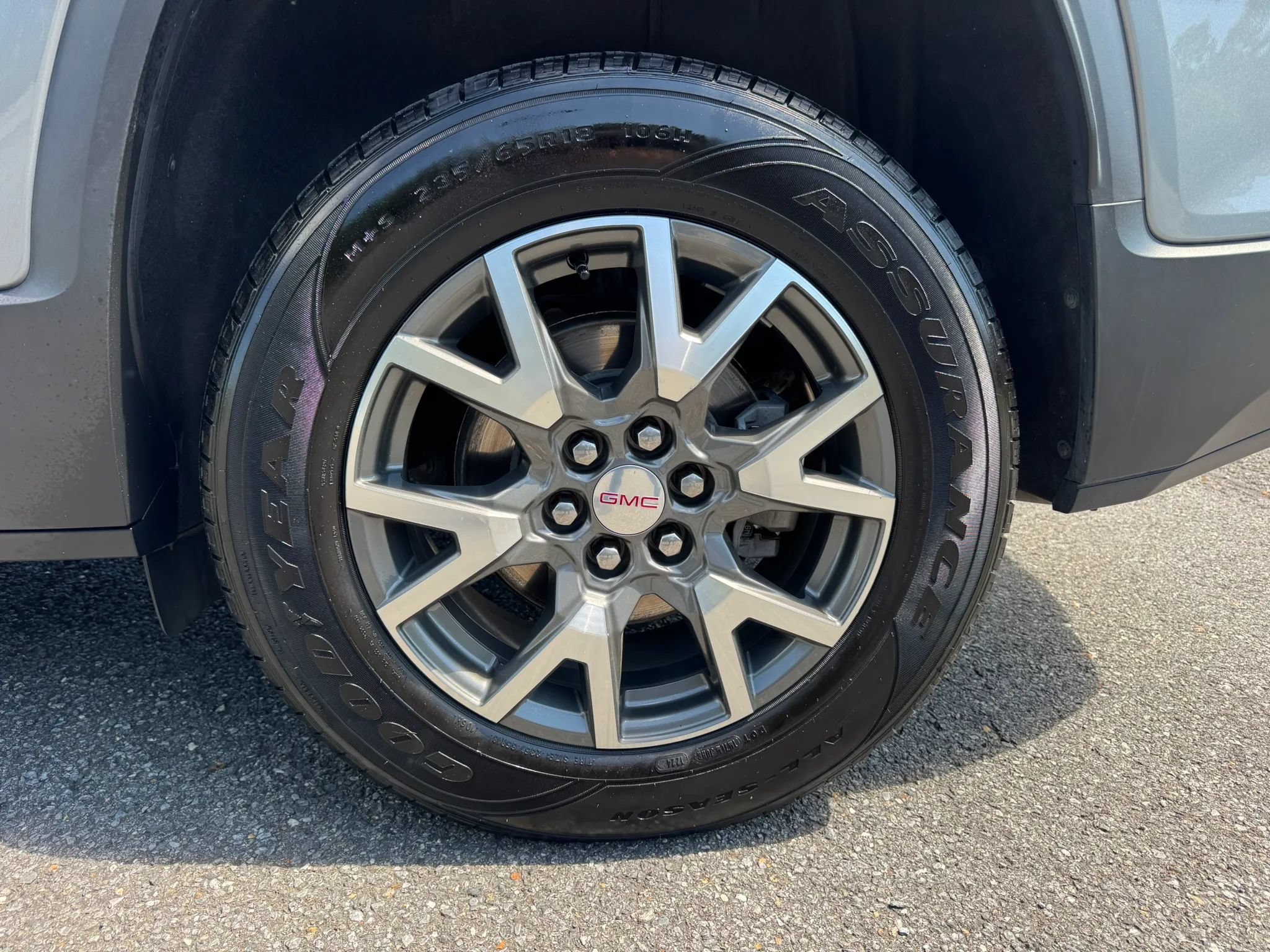 Used 2023 GMC Acadia SLE AWD/4WD image 11