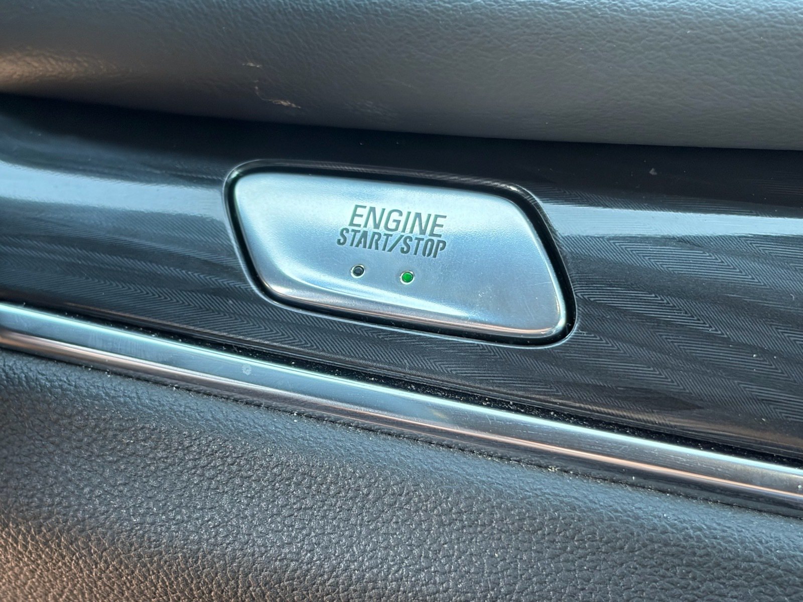Used 2023 Buick Enclave Essence w/ Experience Buick Package FWD image 25