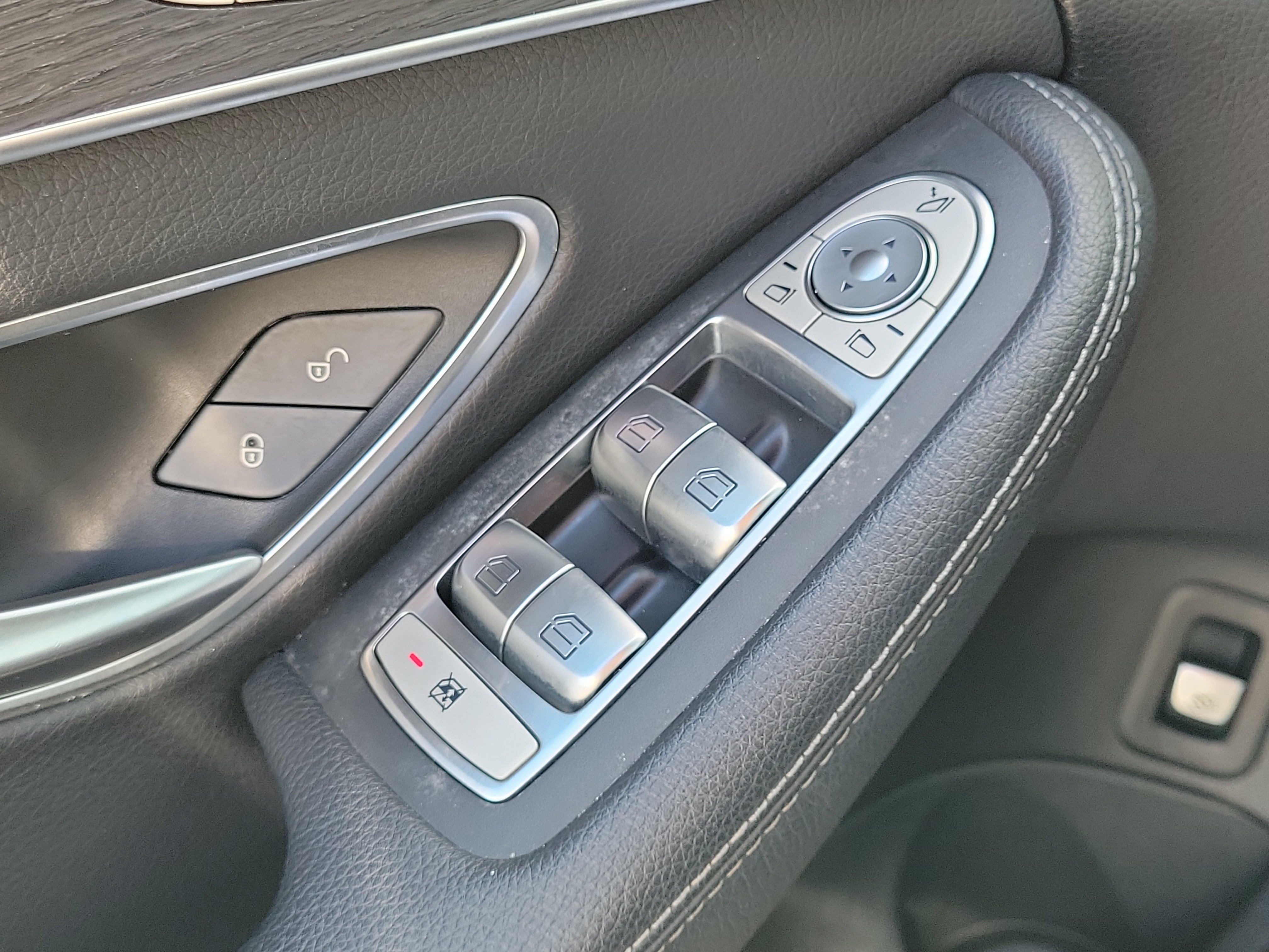 Used 2020 Mercedes-Benz C 300 Sedan image 30
