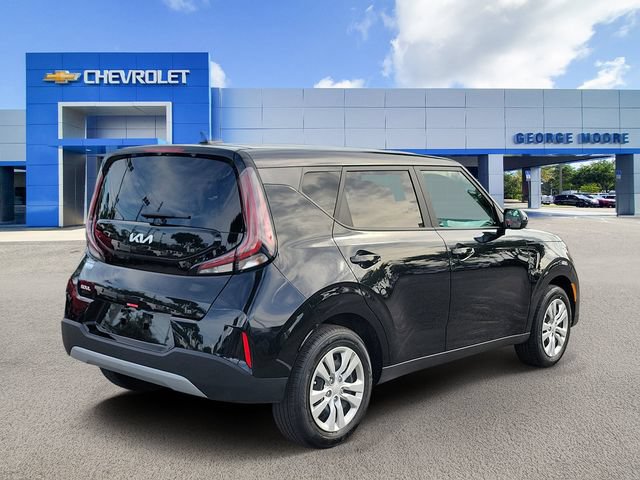 Used 2025 Kia Soul LX FWD image 4