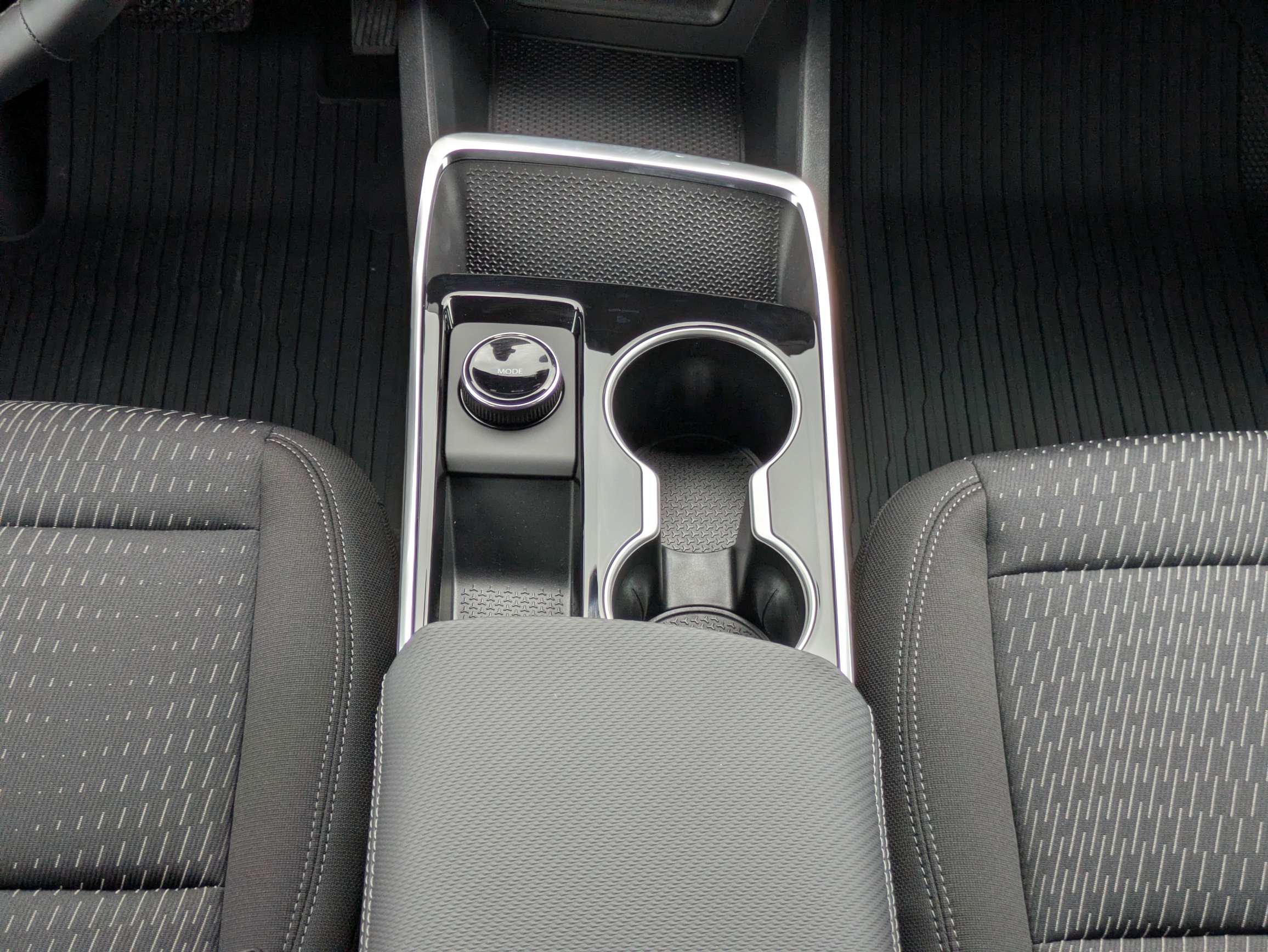 New 2027 Chevrolet Equinox LT w/ Safety and Technology Package FWD image 6
