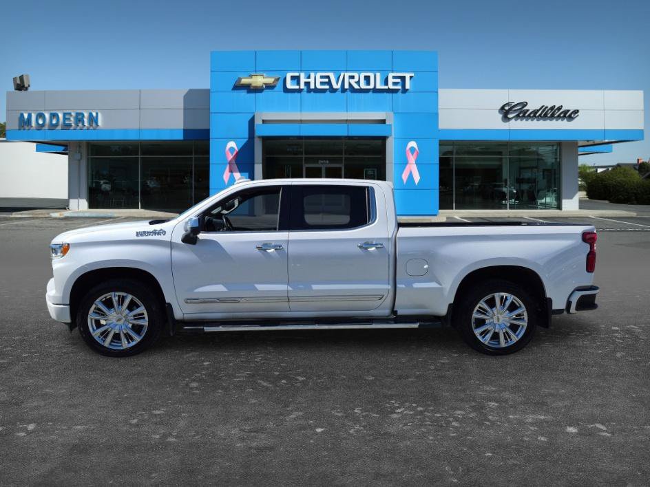 Used 2023 Chevrolet Silverado 1500 High Country AWD/4WD image 2