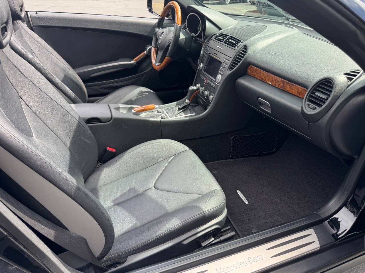 Used 2010 Mercedes-Benz SLK 300 image 14