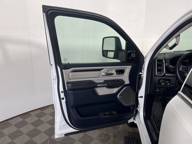 Certified 2025 RAM 1500 Tungsten w/ Towing Technology Group AWD/4WD image 14