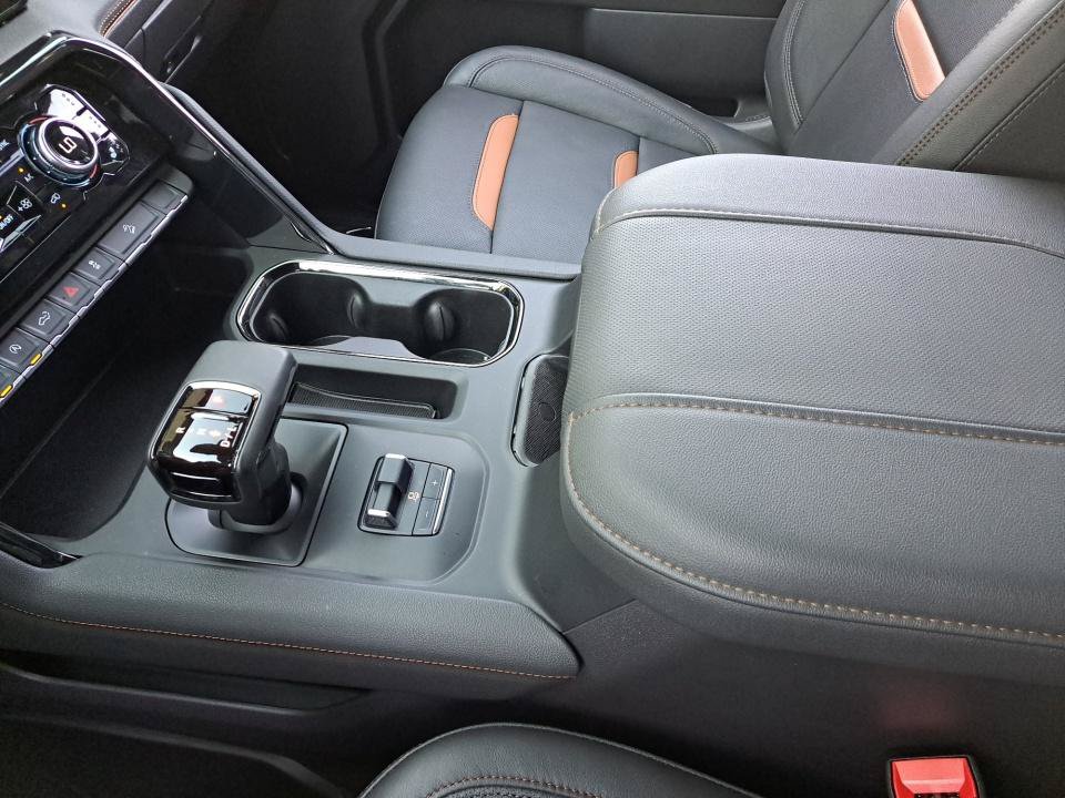 Used 2024 GMC Sierra 1500 AT4 w/ Technology Package AWD/4WD image 28
