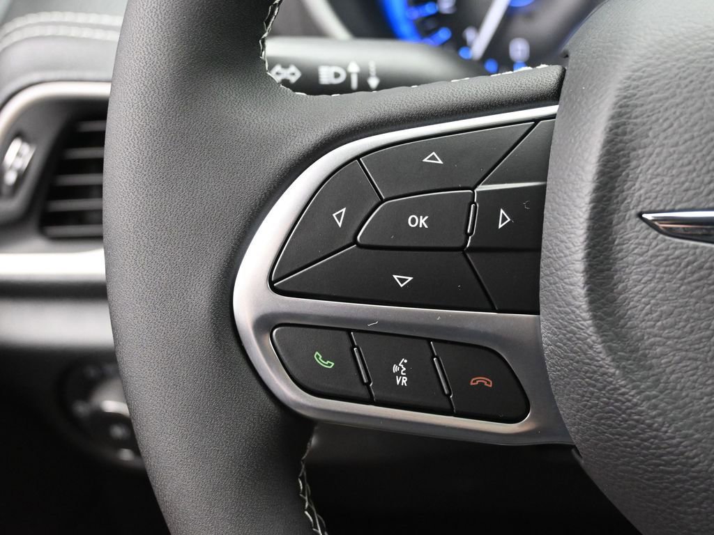 New 2026 Chrysler Pacifica Select image 11