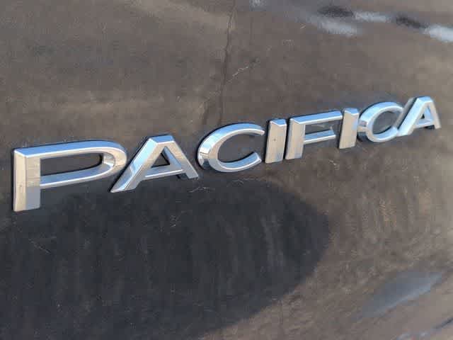 Used 2018 Chrysler Pacifica Touring-L Plus image 13