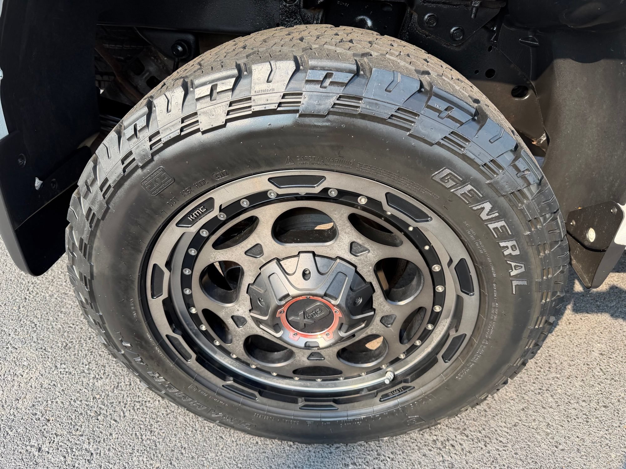 Used 2017 Nissan Titan SV AWD/4WD image 11