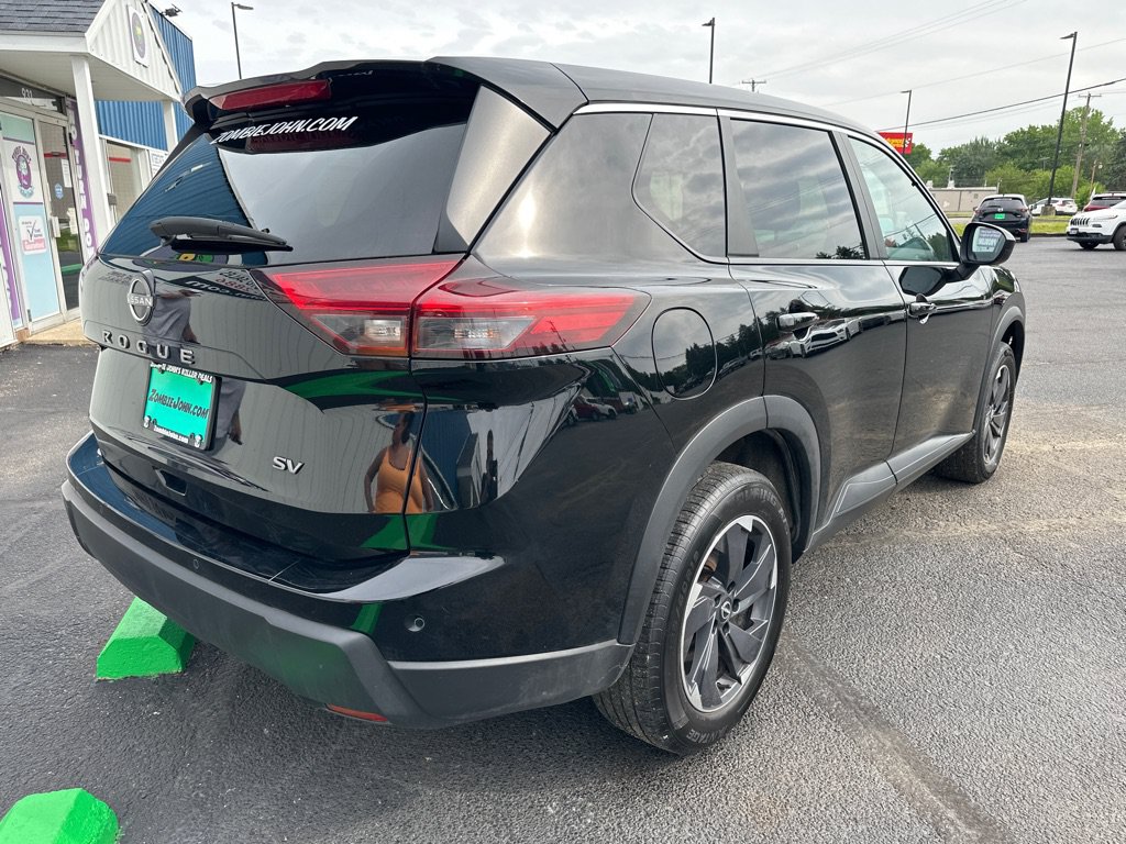 Used 2024 Nissan Rogue SV FWD image 6