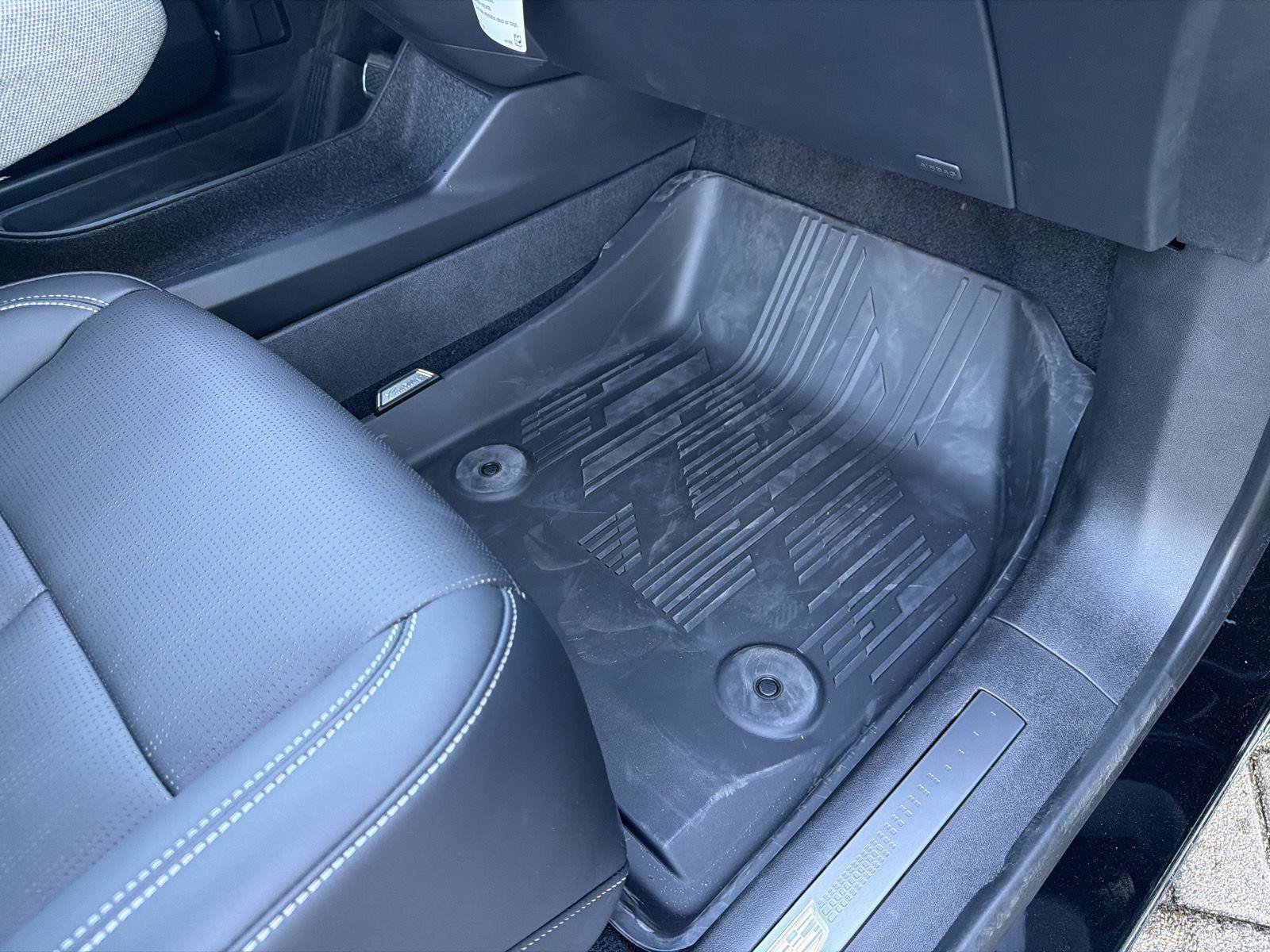 Used 2026 Cadillac Optiq Sport 2 w/ LPO, Floor Liner Package AWD/4WD image 36