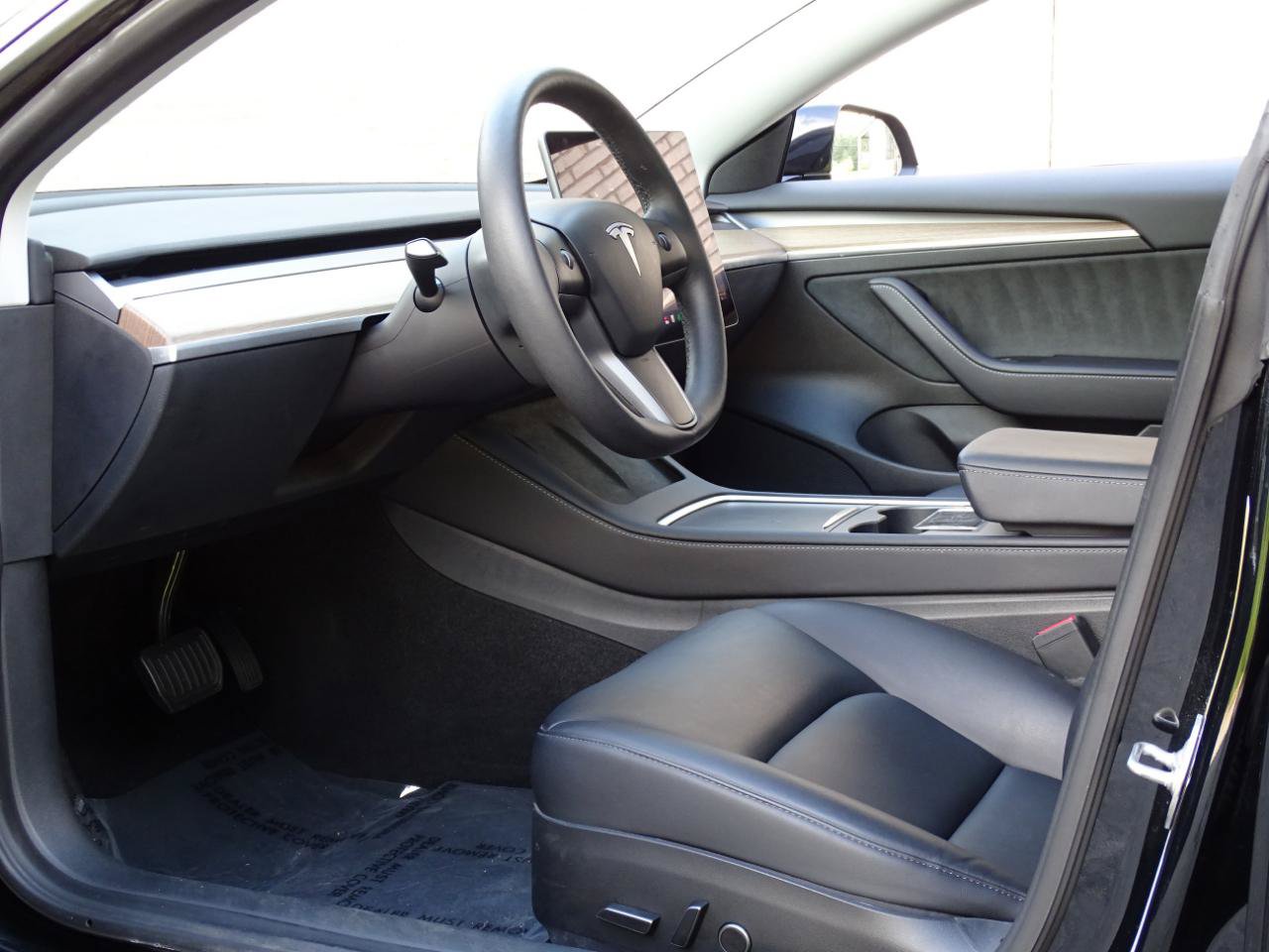Used 2023 Tesla Model 3 Standard Range RWD image 29
