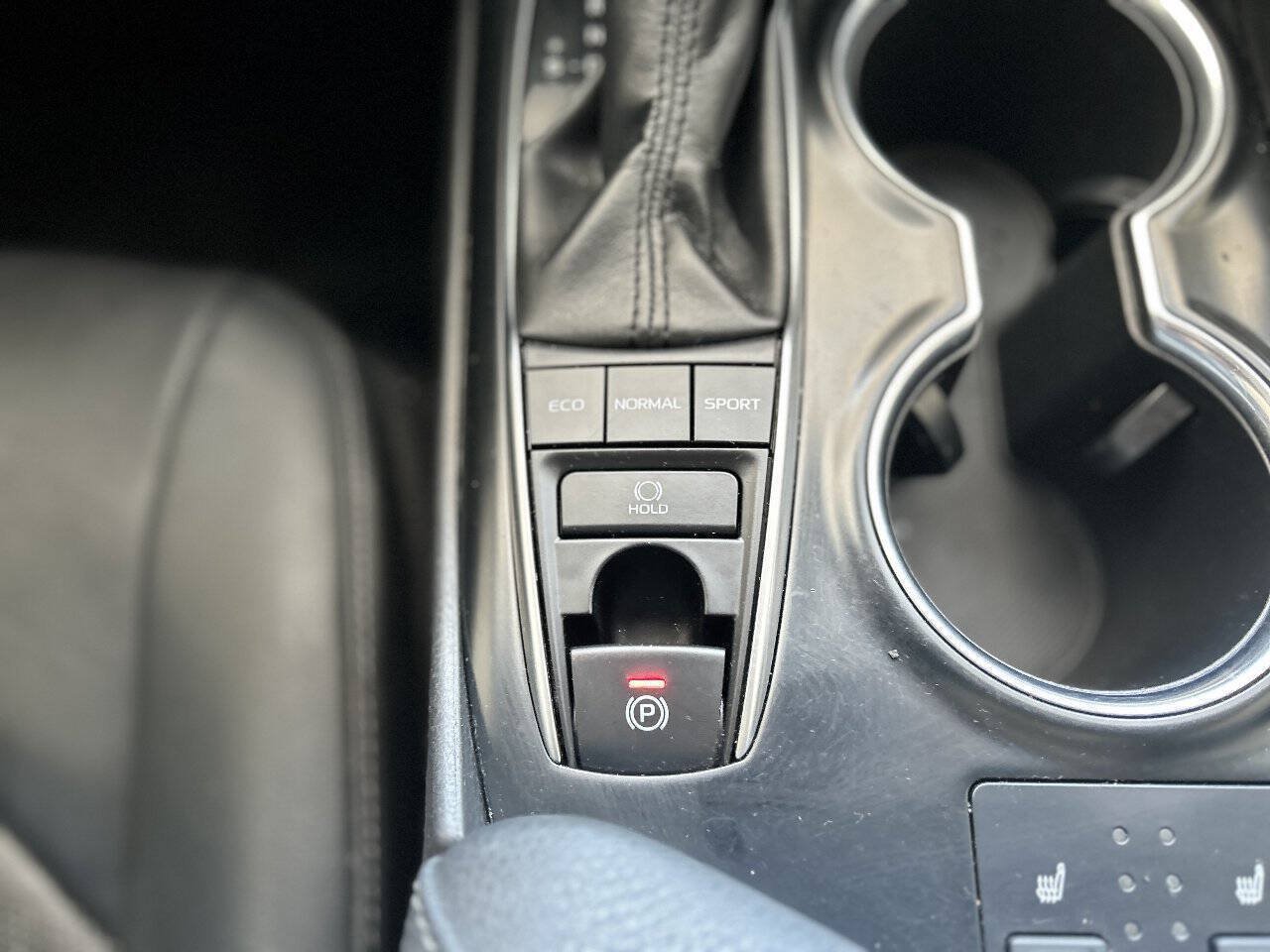 Used 2019 Toyota Camry XSE w/ Navigation Package FWD image 70