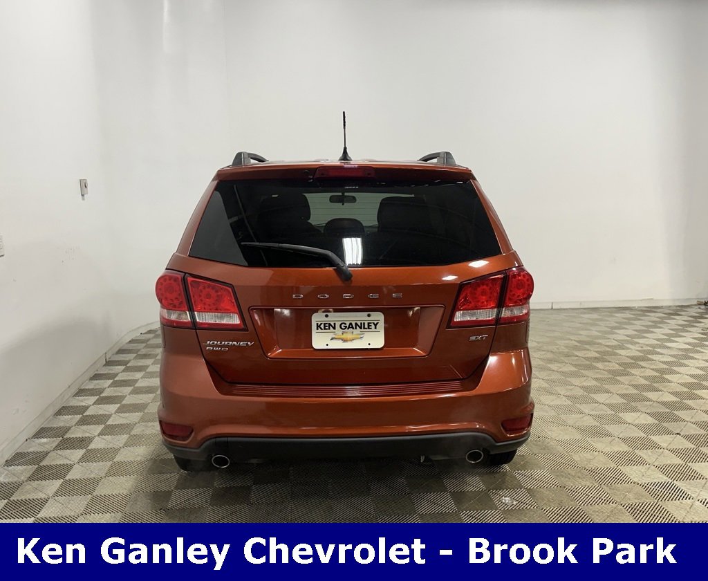 Used 2014 Dodge Journey SXT w/ Flexible Seating Group image 5
