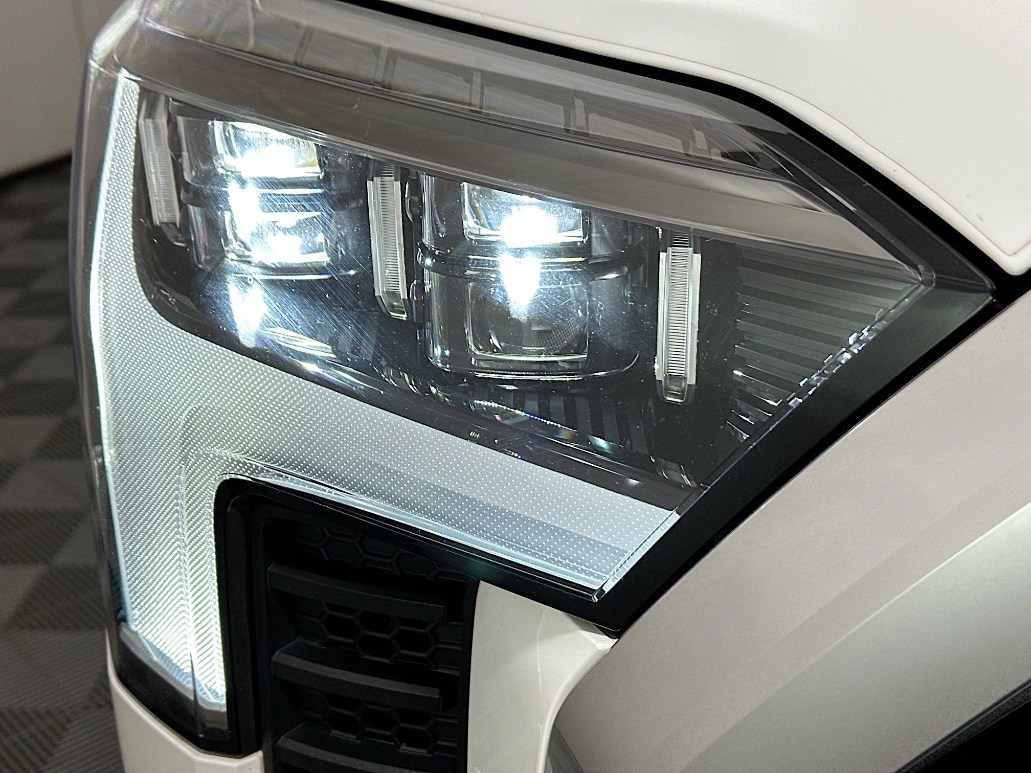 Used 2022 Toyota Tundra Limited image 9