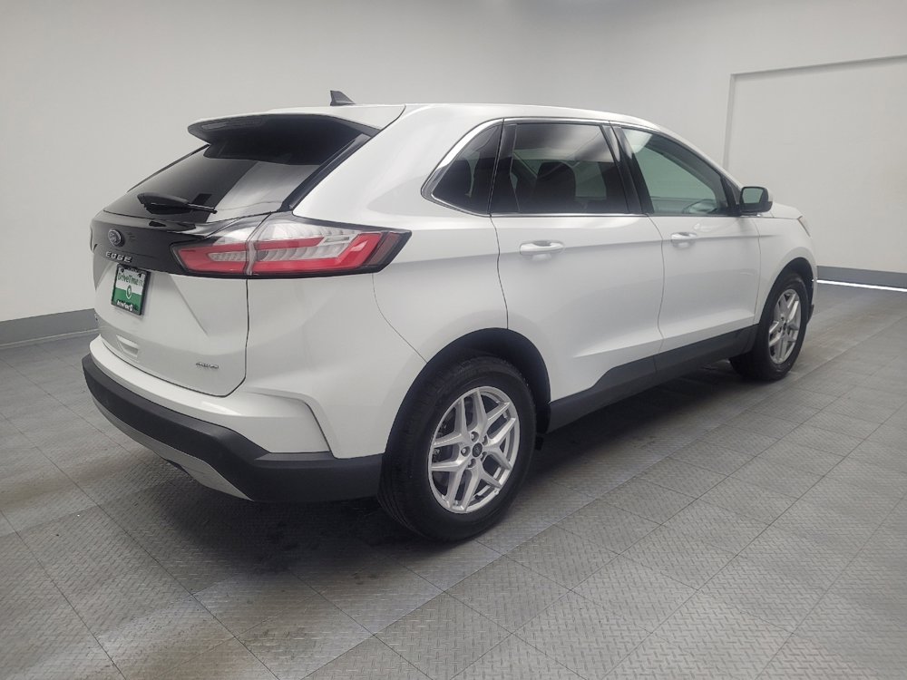 Used 2024 Ford Edge SEL image 9