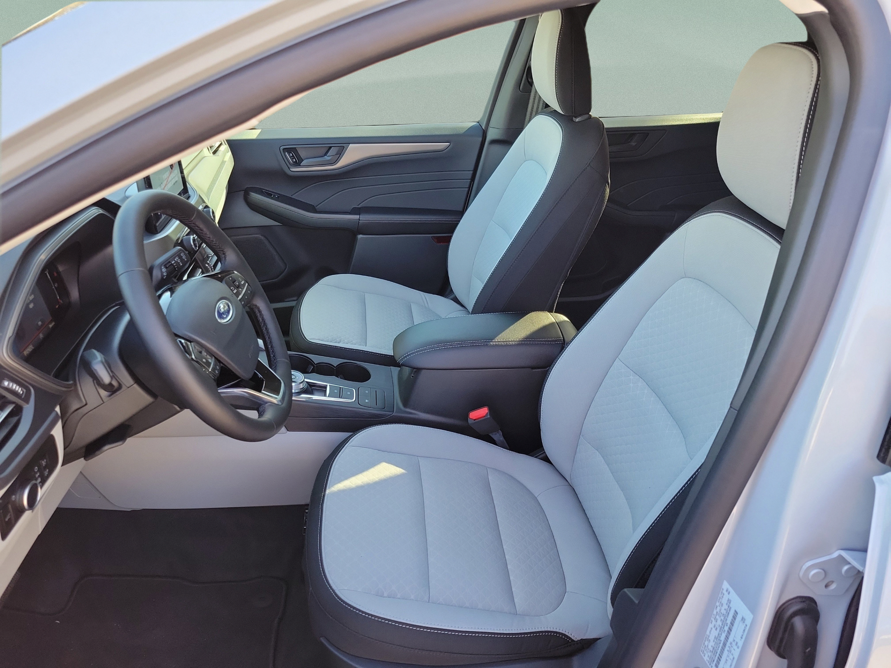 New 2026 Ford Escape Active w/ Cold Weather Package FWD image 9