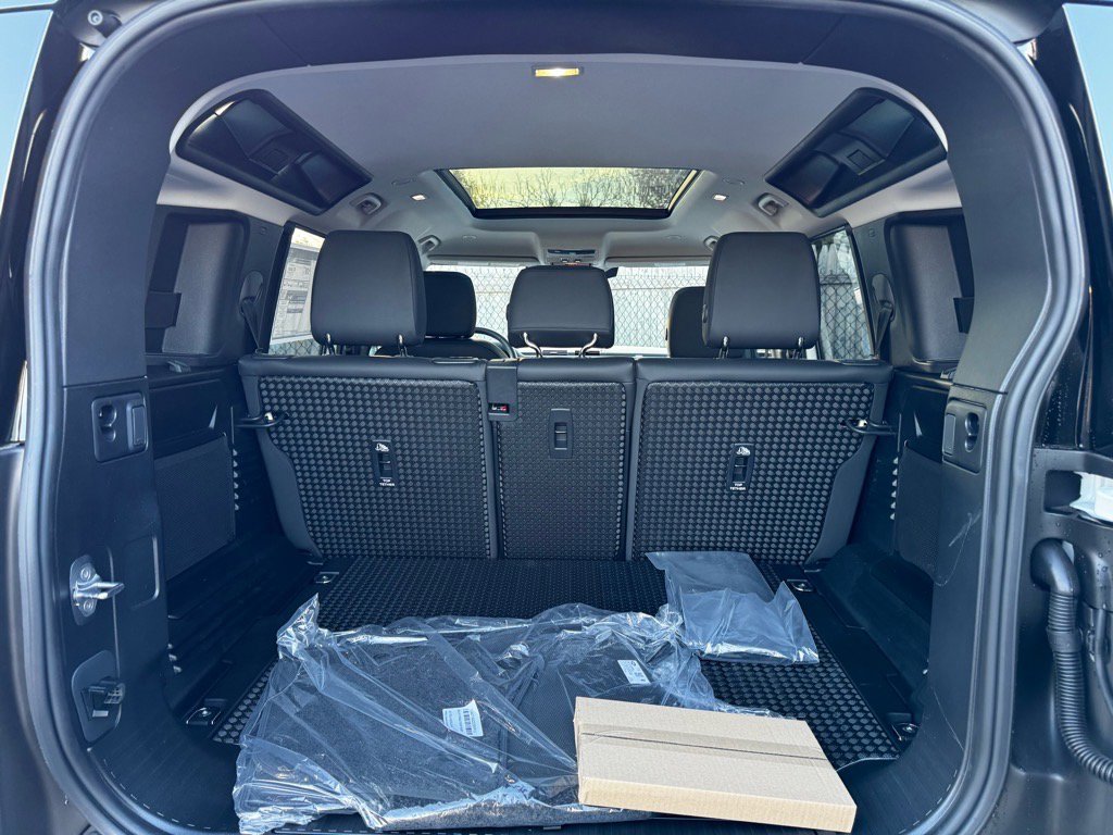New 2026 Land Rover Defender 110 S image 17