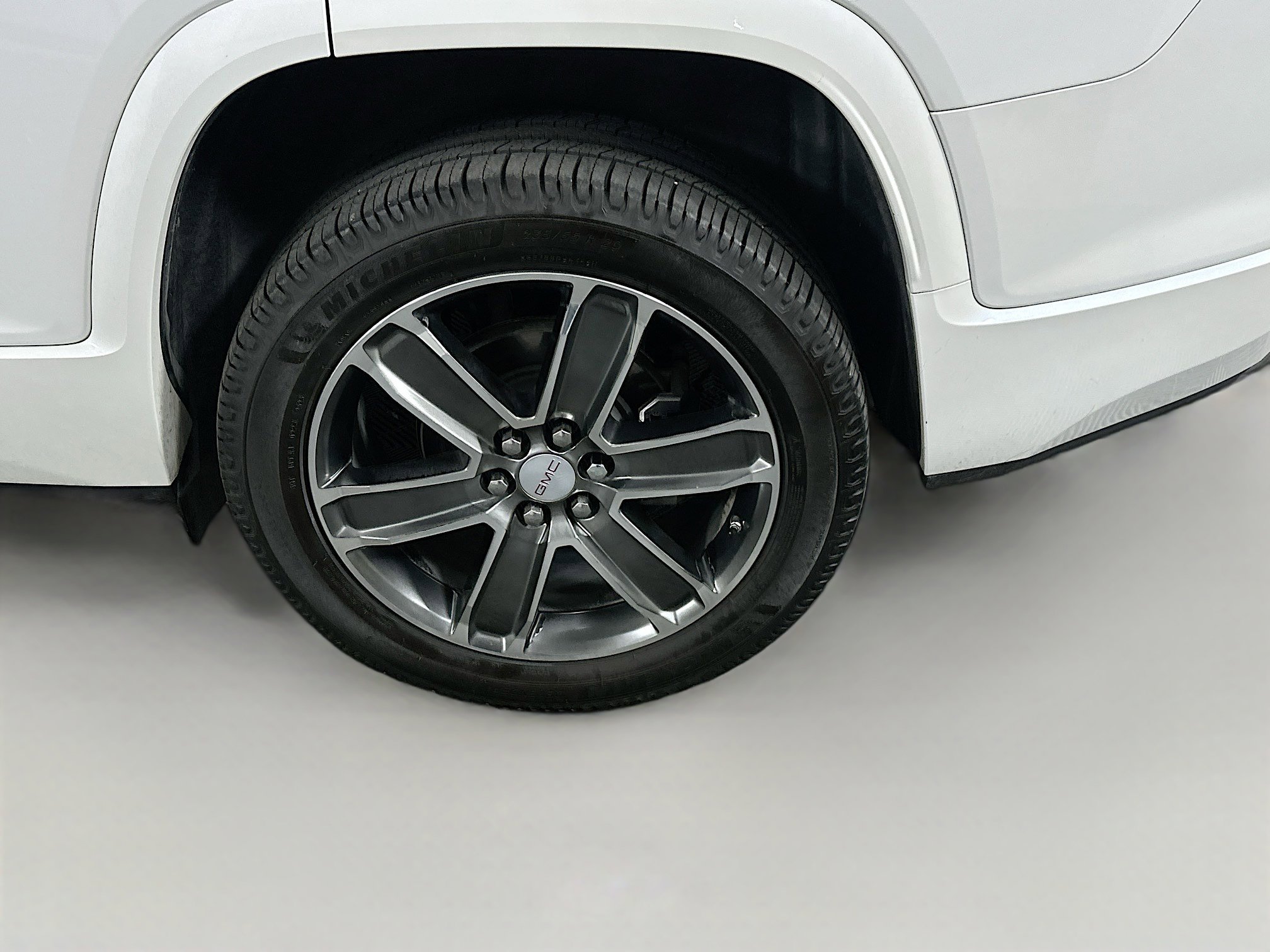 Used 2019 GMC Acadia Denali w/ Technology Package FWD image 11