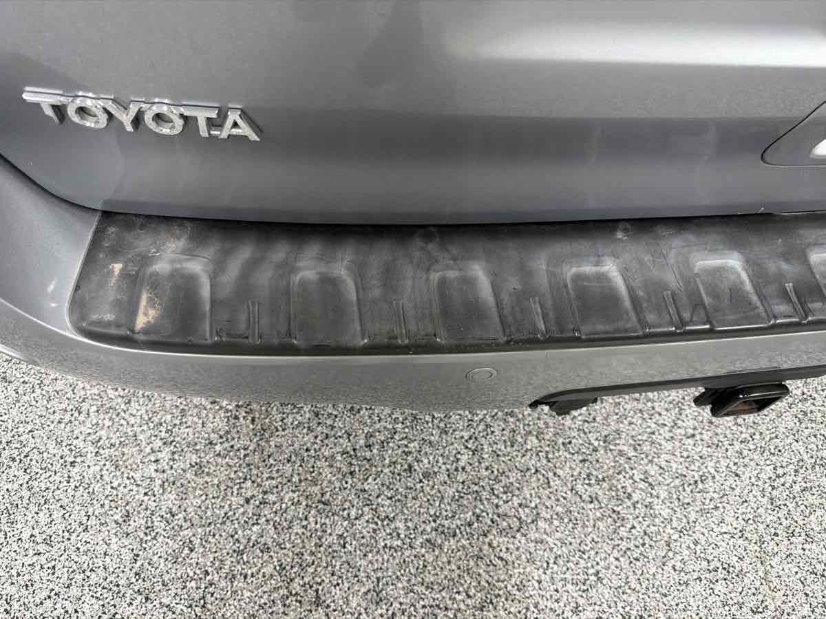 Used 2010 Toyota Sequoia Platinum RWD image 43