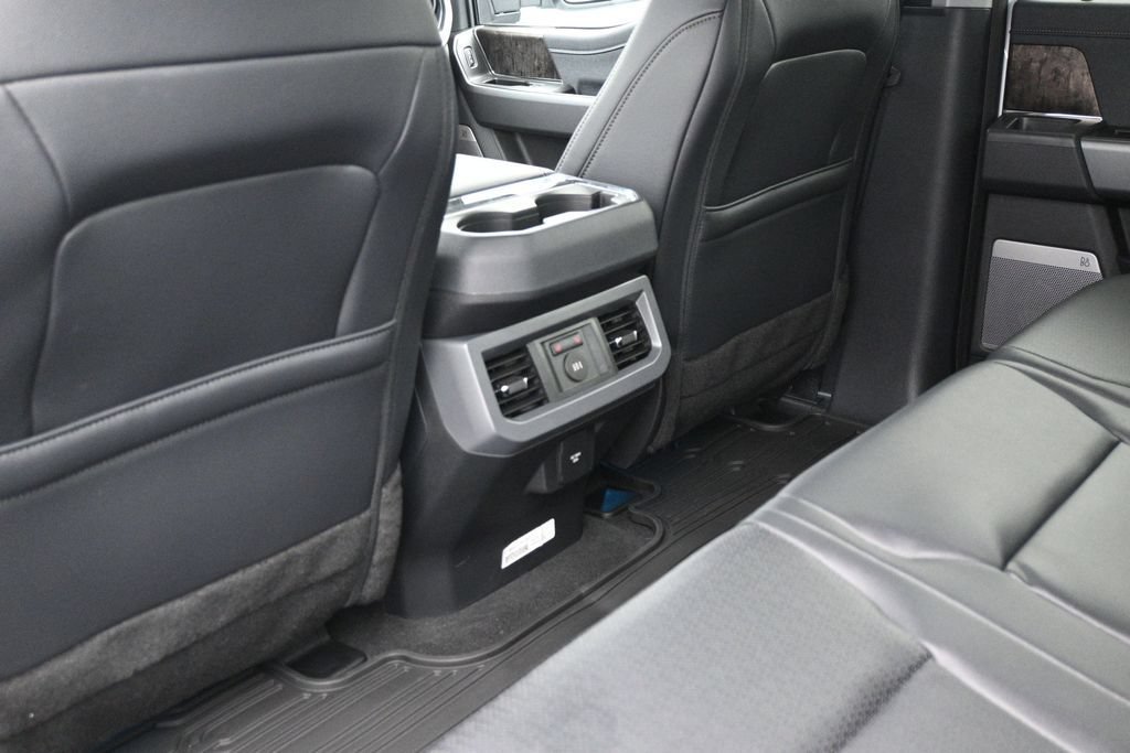 New 2026 Ford F250 Lariat w/ Black Appearance Package AWD/4WD image 21