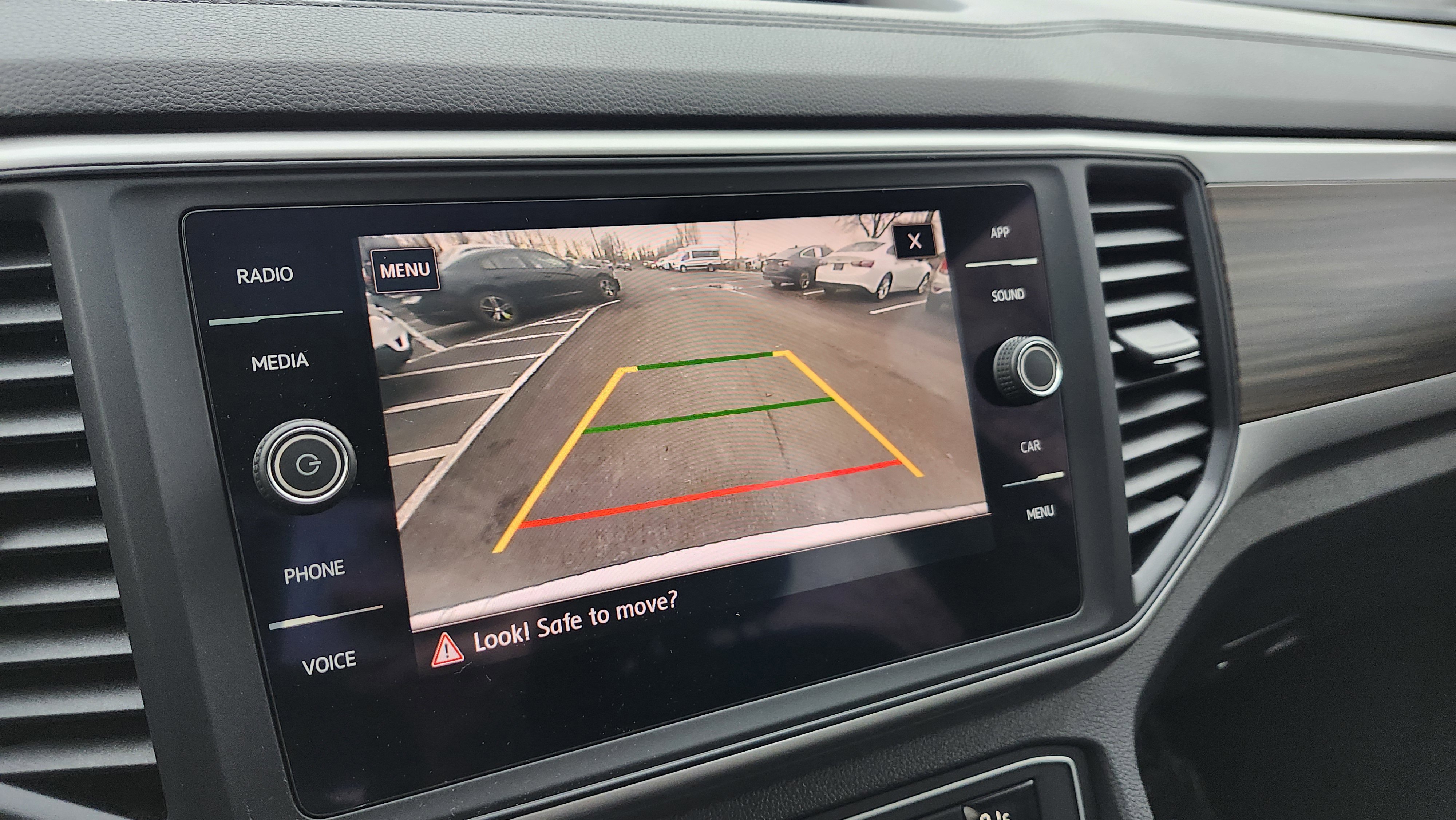 Used 2021 Volkswagen Atlas SE w/ Panoramic Sunroof Package image 4