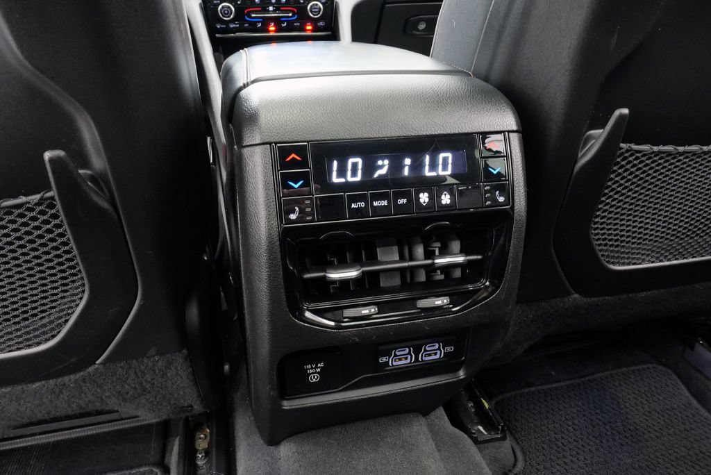 Used 2021 Jeep Grand Cherokee L Summit w/ Luxury Tech Group V AWD/4WD image 20