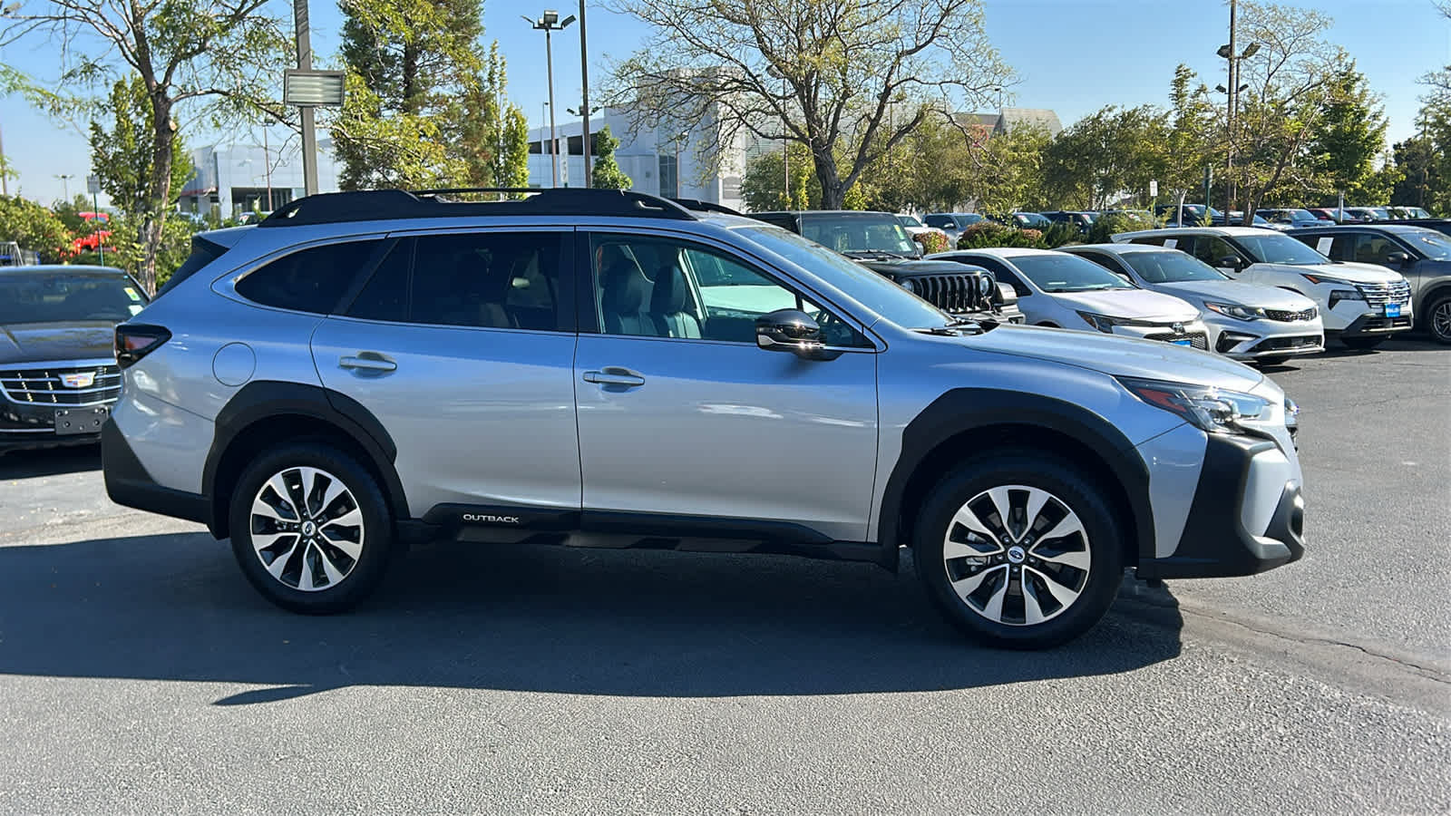 Certified 2025 Subaru Outback Limited AWD/4WD image 5