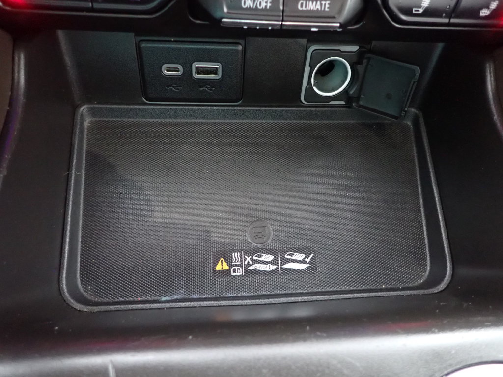 Used 2021 Chevrolet Suburban LT AWD/4WD image 7