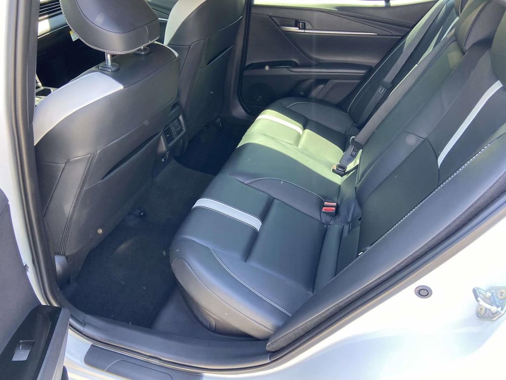 Used 2025 Toyota Camry SE image 19