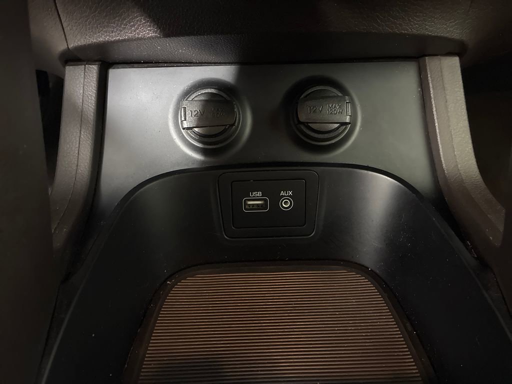 Used 2017 Hyundai Santa Fe Sport image 22