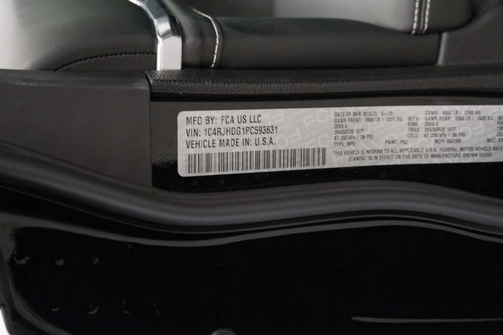 Certified 2023 Jeep Grand Cherokee Overland AWD/4WD image 54