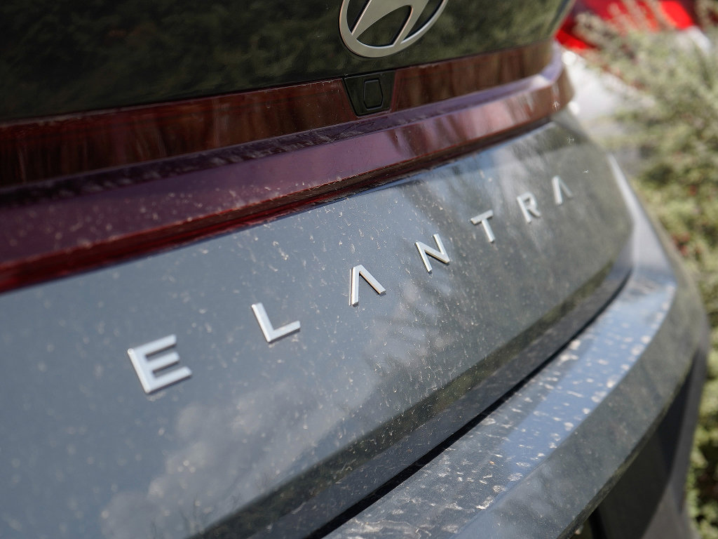 Used 2025 Hyundai Elantra Sport FWD image 7