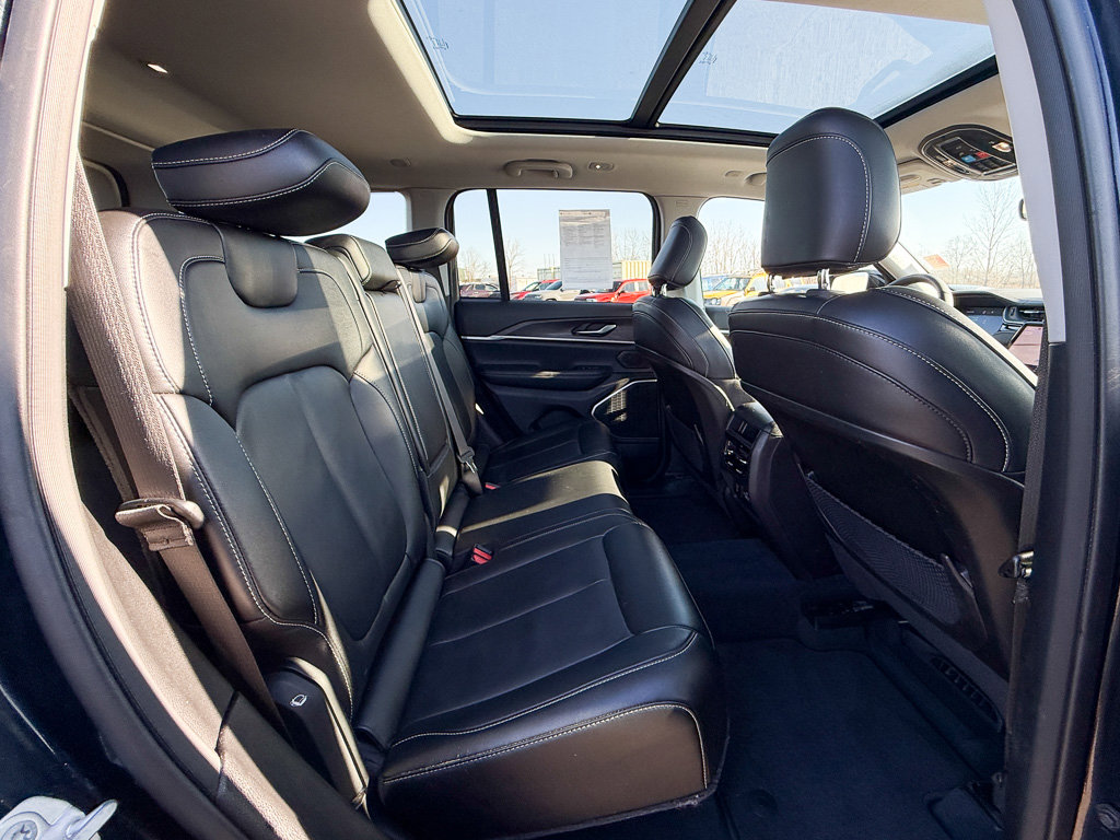 Used 2022 Jeep Grand Cherokee Limited 4xe image 22