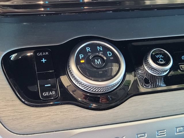 Used 2025 Ford Expedition Platinum AWD/4WD image 19