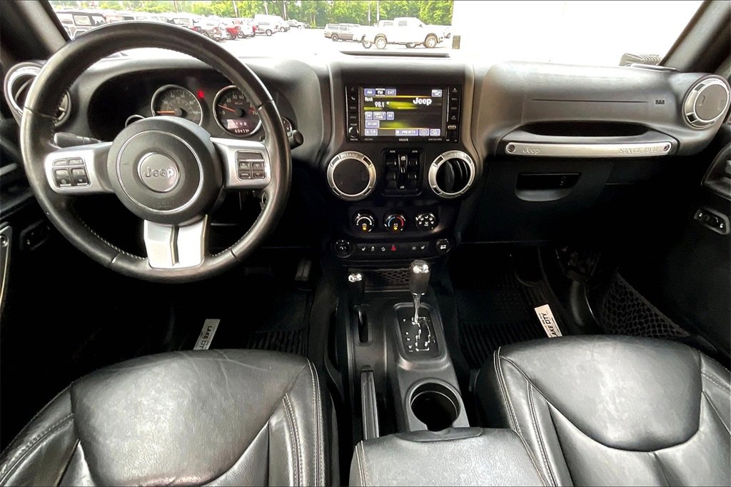 Used 2016 Jeep Wrangler Unlimited Rubicon image 15