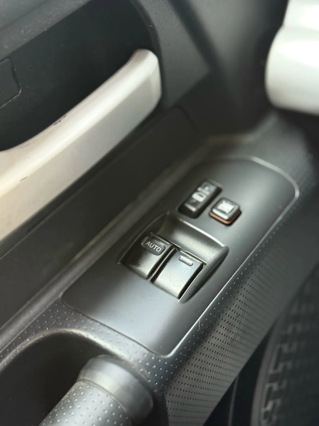 Used 2010 Toyota FJ Cruiser 4WD image 19