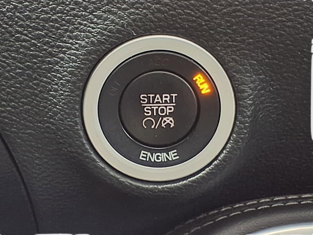 Used 2016 Dodge Challenger R/T Scat Pack w/ Leather Interior Group image 21