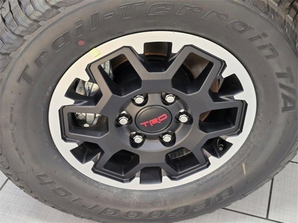 New 2025 Toyota Tacoma TRD Off-Road image 10
