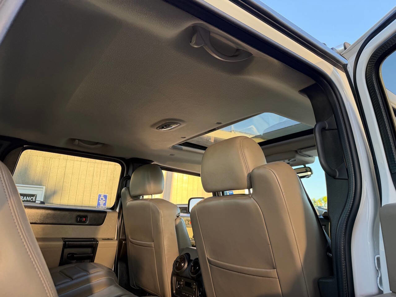 Used 2005 HUMMER H2 SUT w/ Preferred Equipment Group image 28