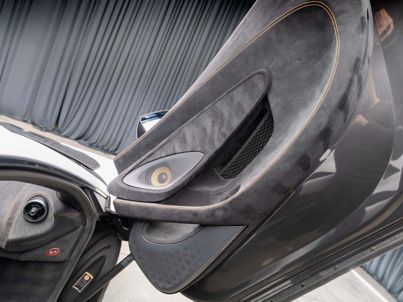 Used 2019 McLaren 600LT RWD image 73