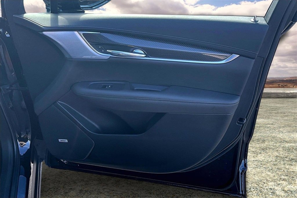 Certified 2022 Cadillac XT6 Sport w/ Technology Package image 28