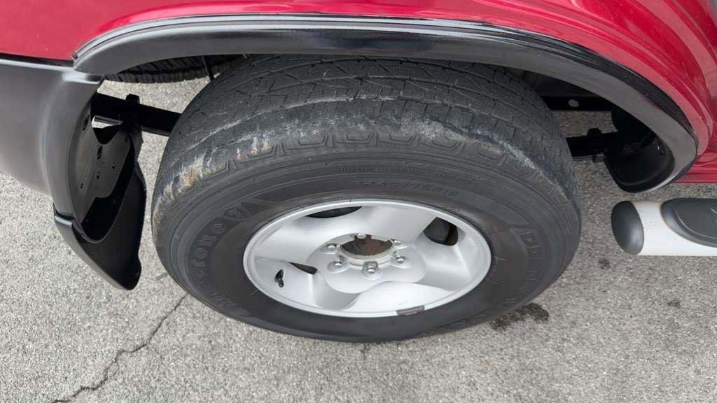 Used 2002 Nissan Xterra XE image 5