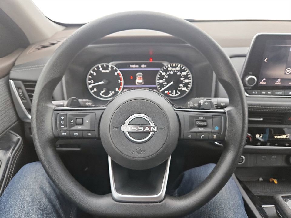 Used 2023 Nissan Rogue SV image 13