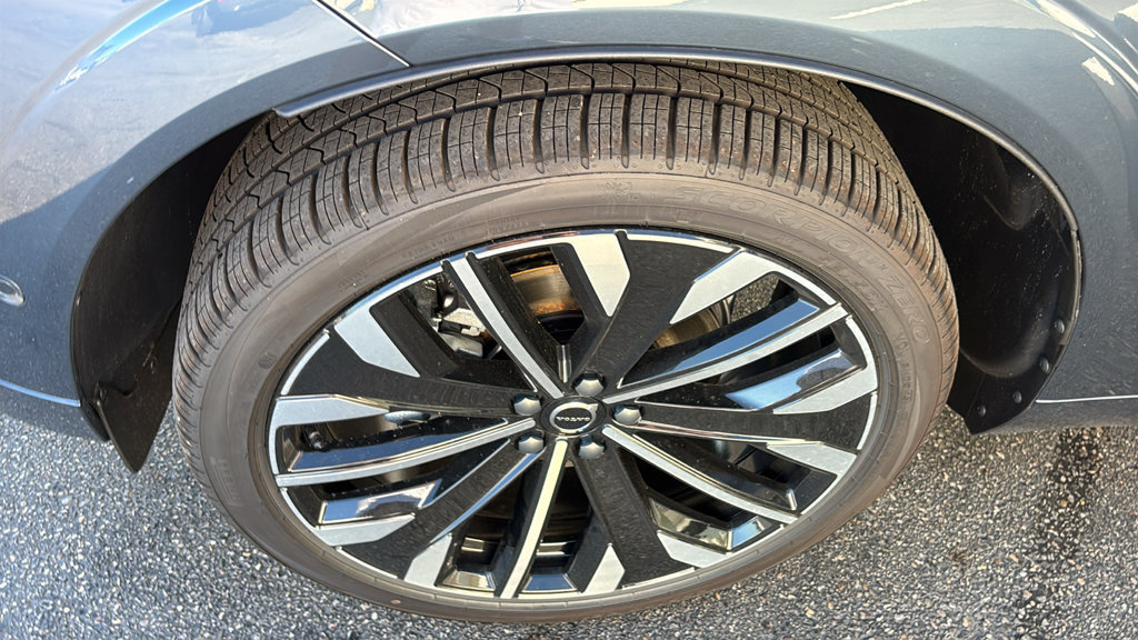 New 2027 Volvo XC60 B5 Ultra AWD/4WD image 31