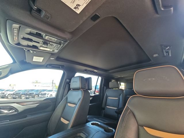 Used 2023 GMC Yukon XL AT4 w/ AT4 Premium Package AWD/4WD image 17