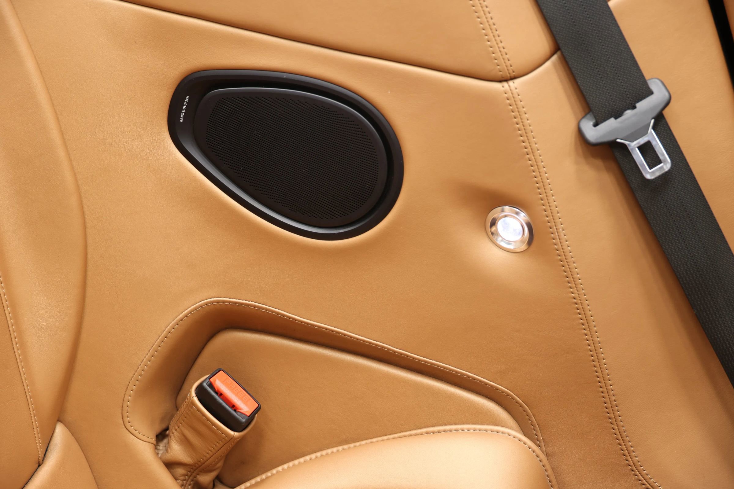 Used 2020 Aston Martin DB11 Volante image 69