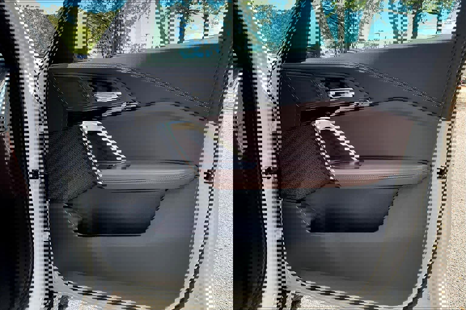 Certified 2025 BMW X1 xDrive28i image 23