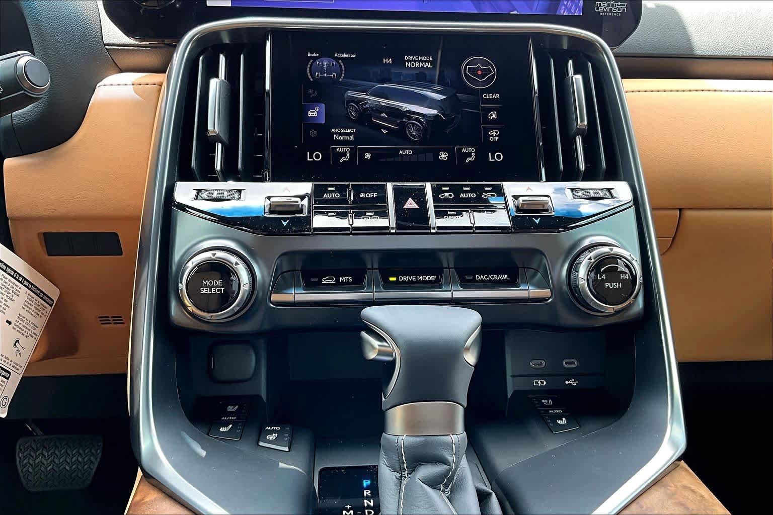 New 2026 Lexus LX 600 4WD w/ Luxury Package image 19