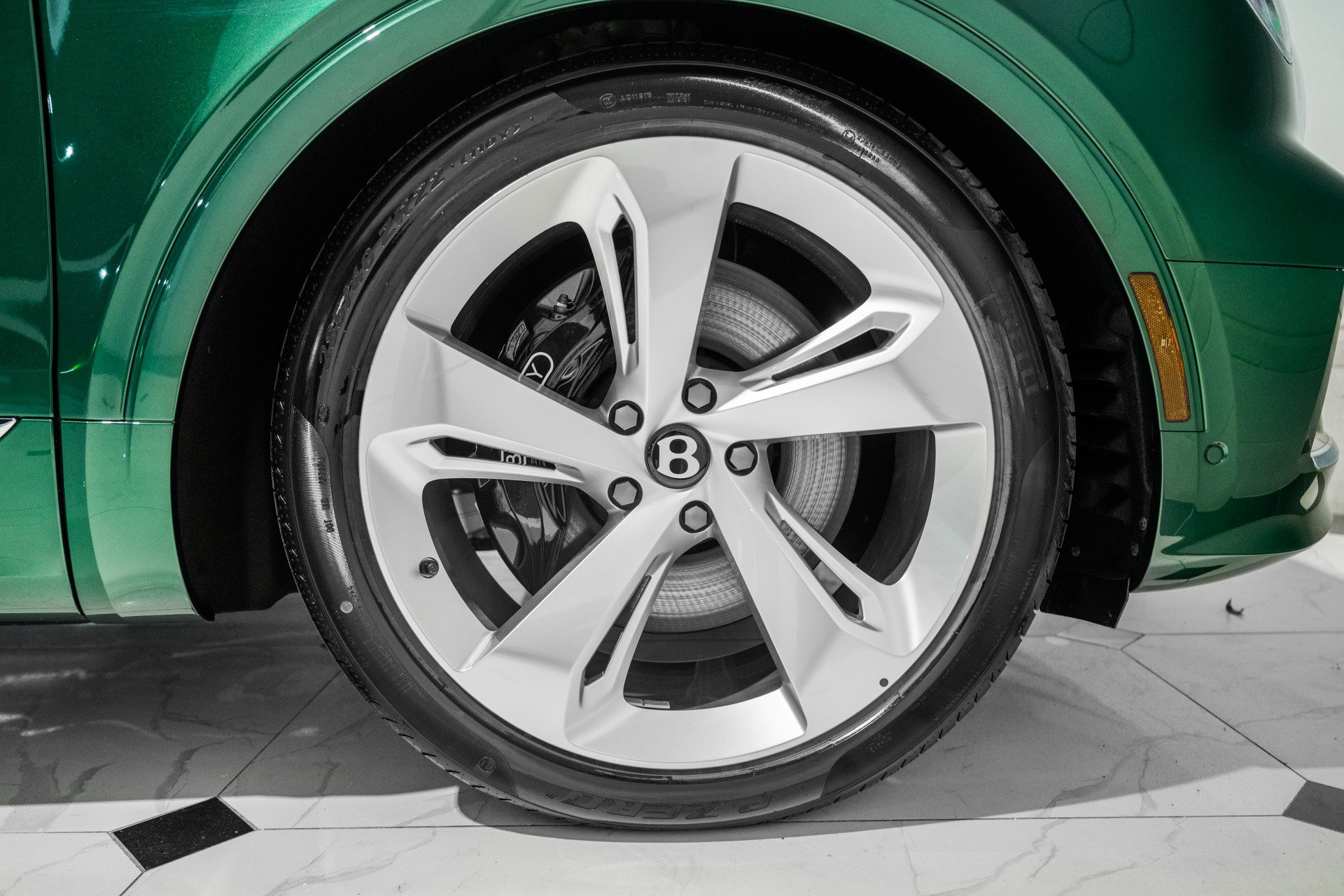 New 2025 Bentley Bentayga image 16