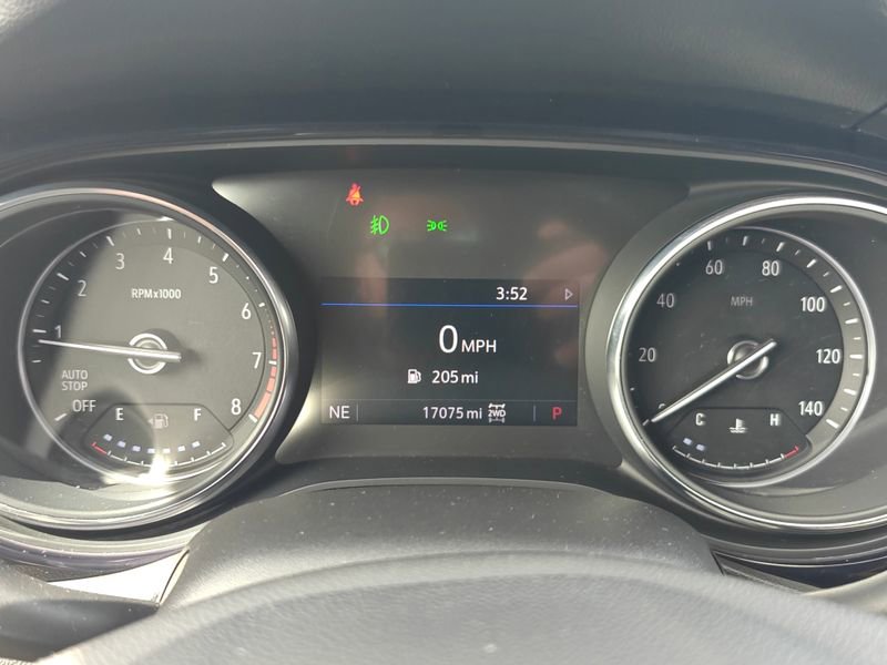 Used 2022 Buick Encore GX Essence w/ Experience Buick Package AWD/4WD image 29